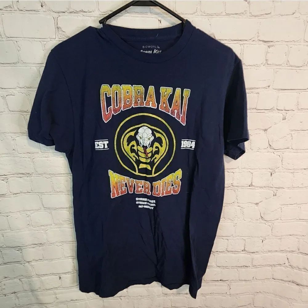 Men's Cobra Kai shirt, size Medium